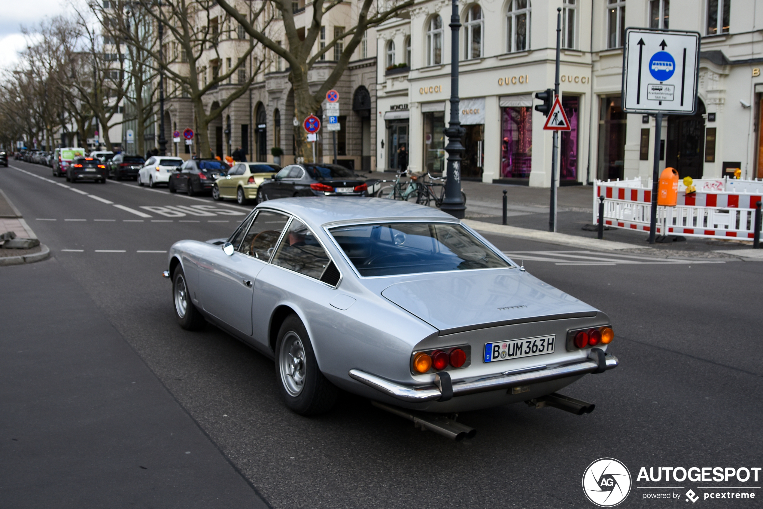 Ferrari 365 GT 2+2