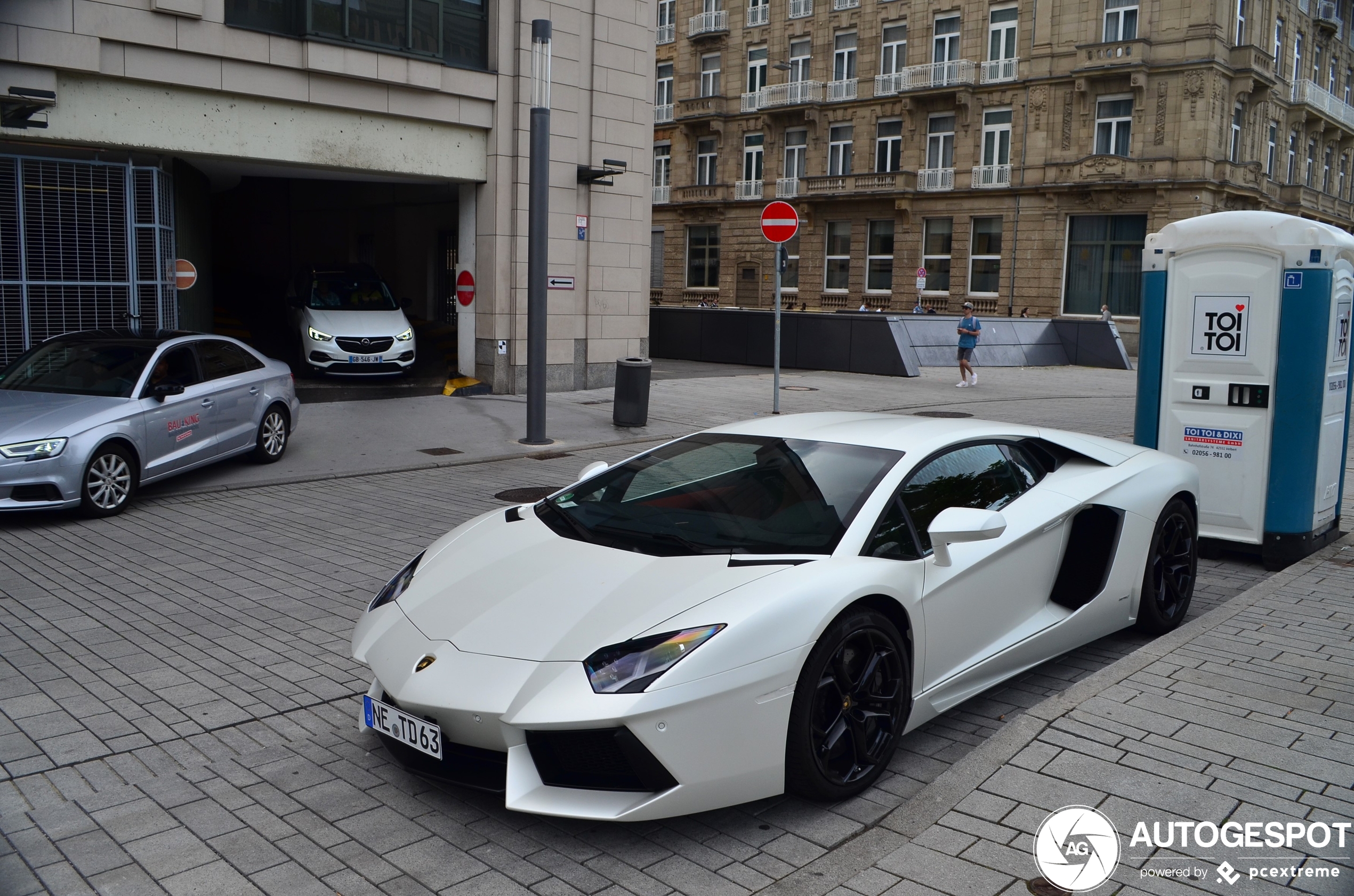 Lamborghini Aventador LP700-4