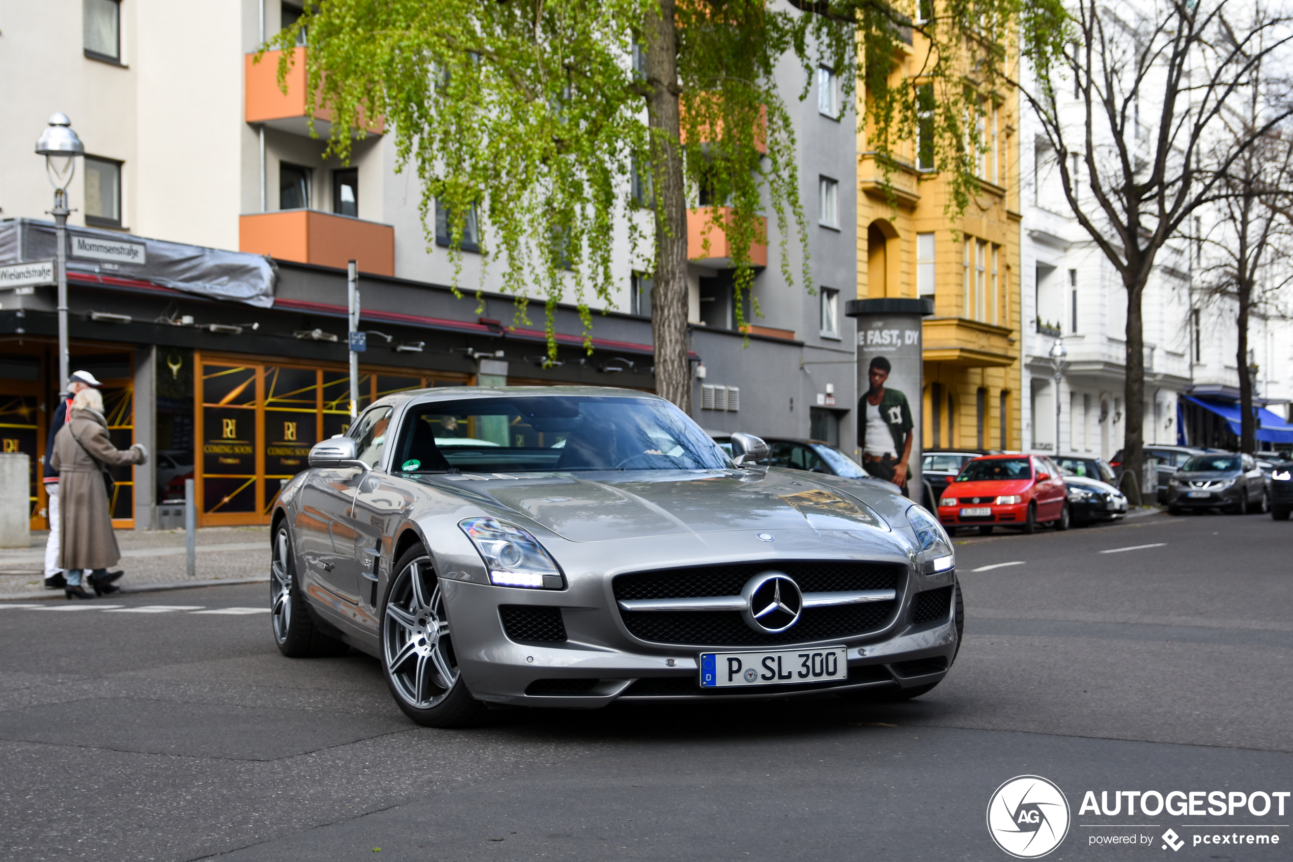 Mercedes-Benz SLS AMG