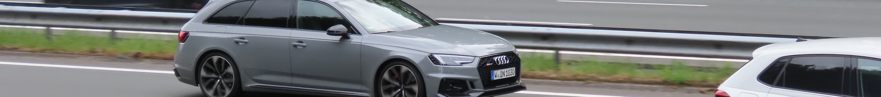 Audi RS4 Avant B9