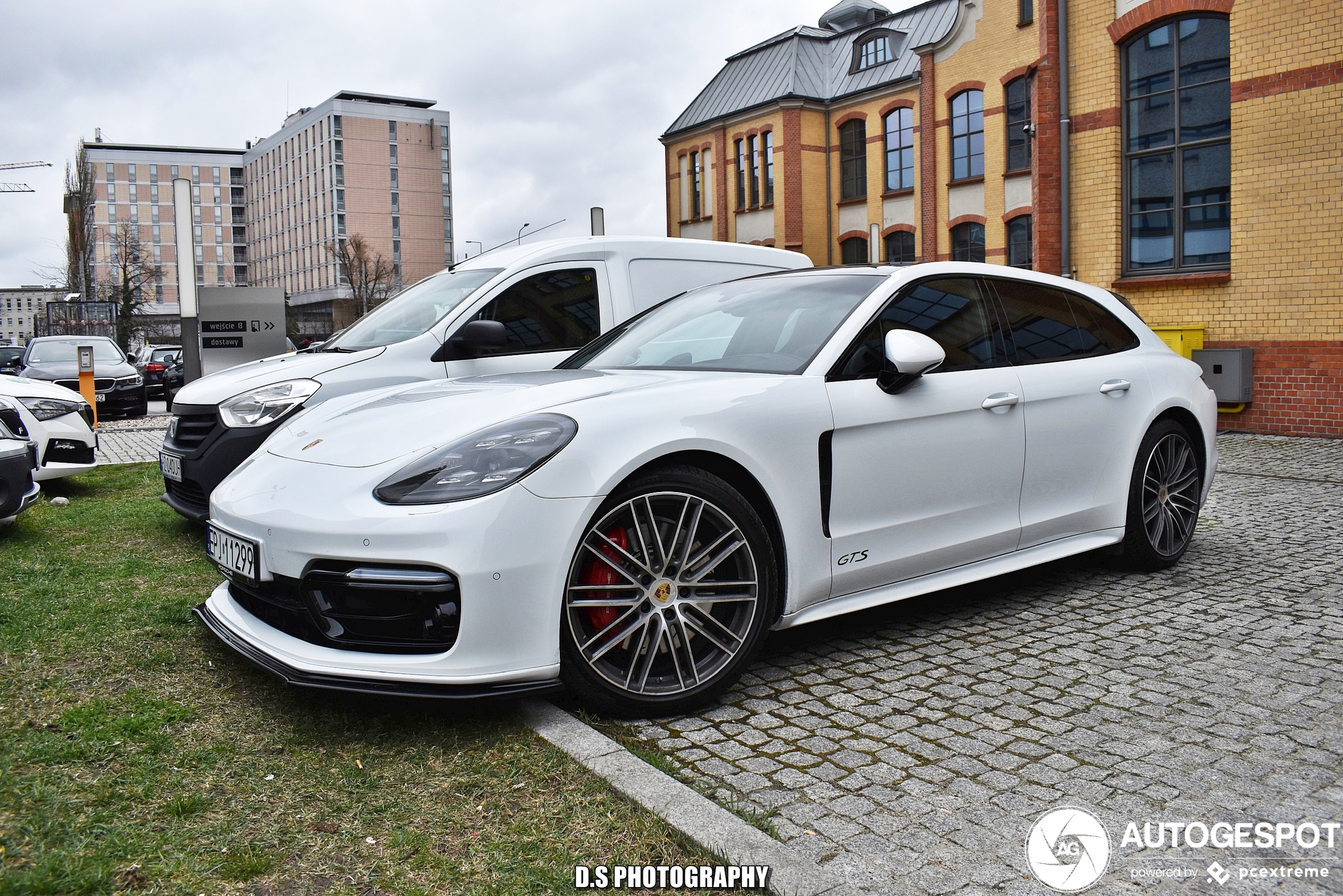 Porsche 971 Panamera GTS Sport Turismo