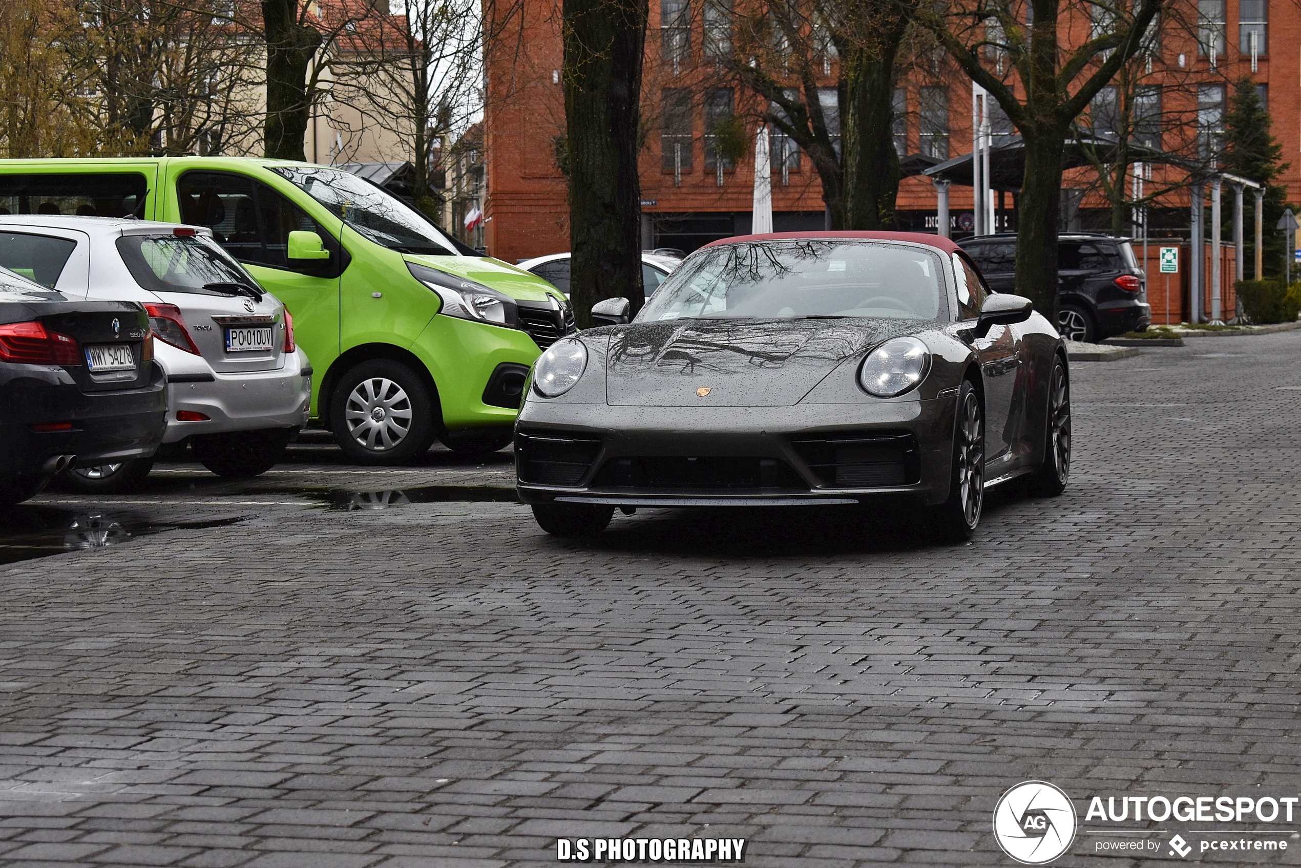 Porsche 992 Carrera 4S Cabriolet