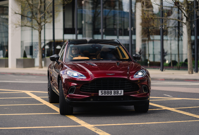 Aston Martin DBX