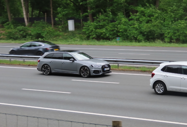 Audi RS4 Avant B9