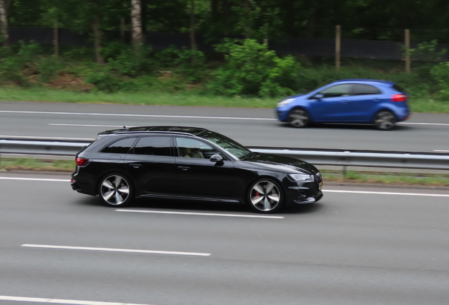 Audi RS4 Avant B9