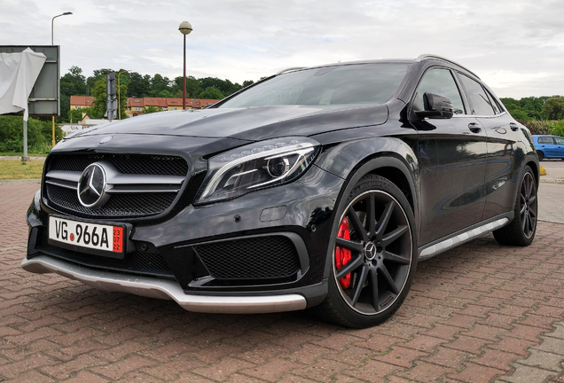 Mercedes-AMG GLA 45 X156