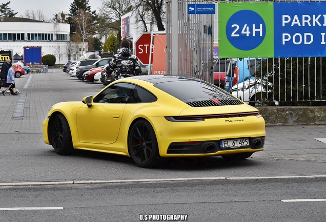 Porsche 992 Carrera 4S