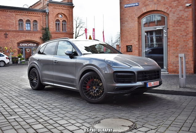 Porsche 9YA Cayenne GTS