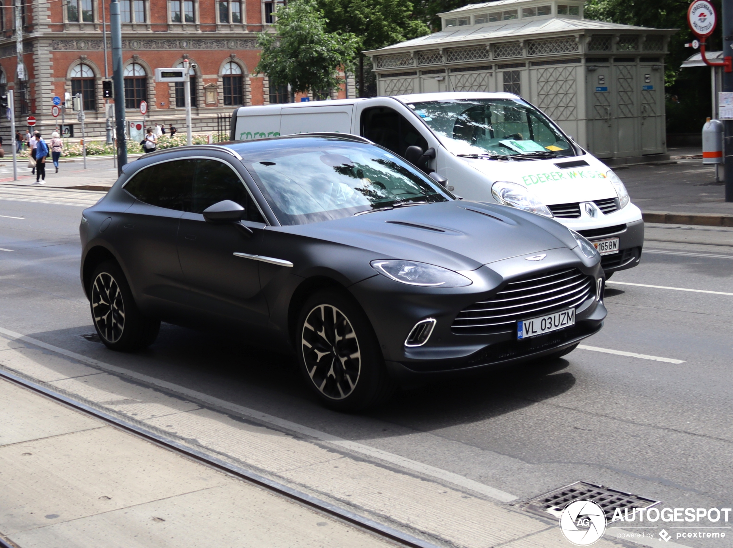 Aston Martin DBX