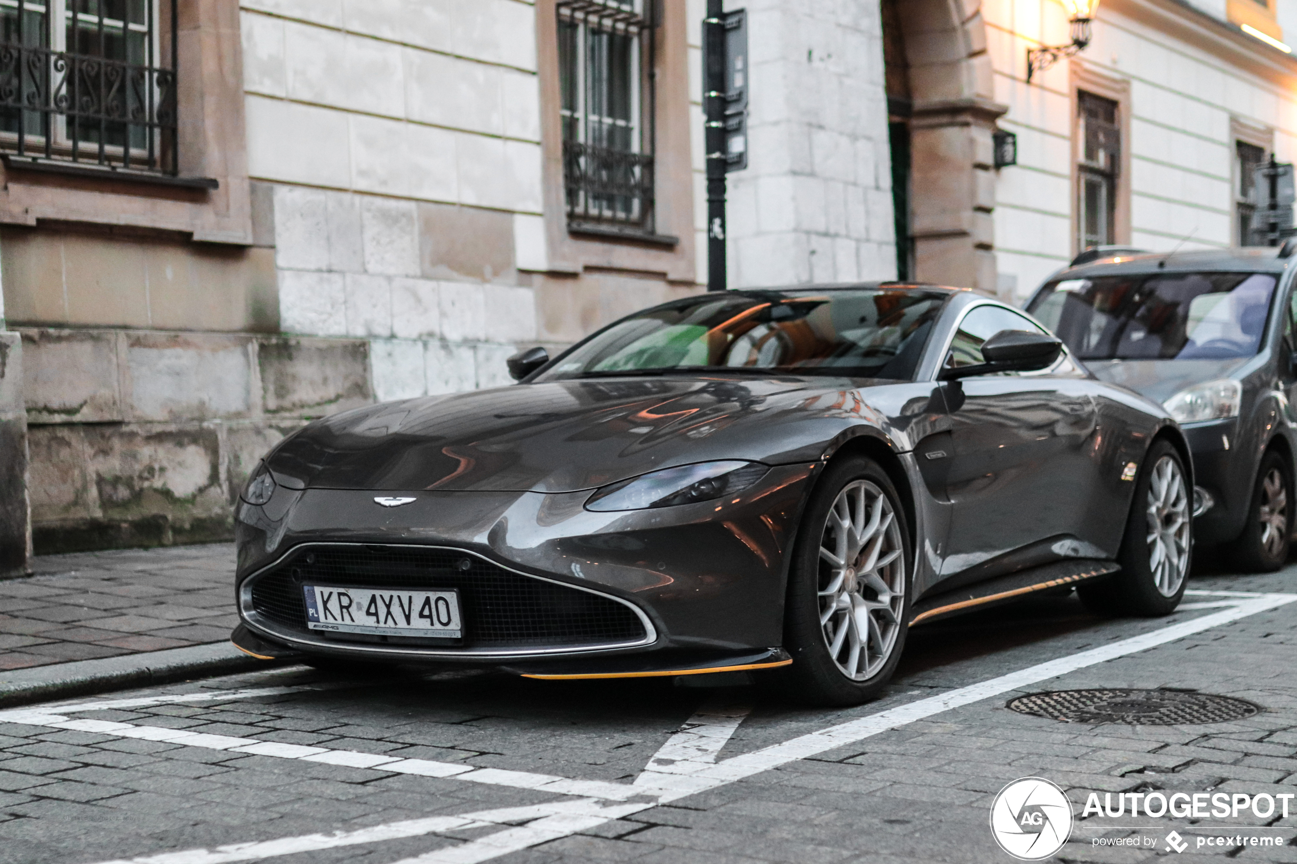 Aston Martin V8 Vantage 2021 007 Edition