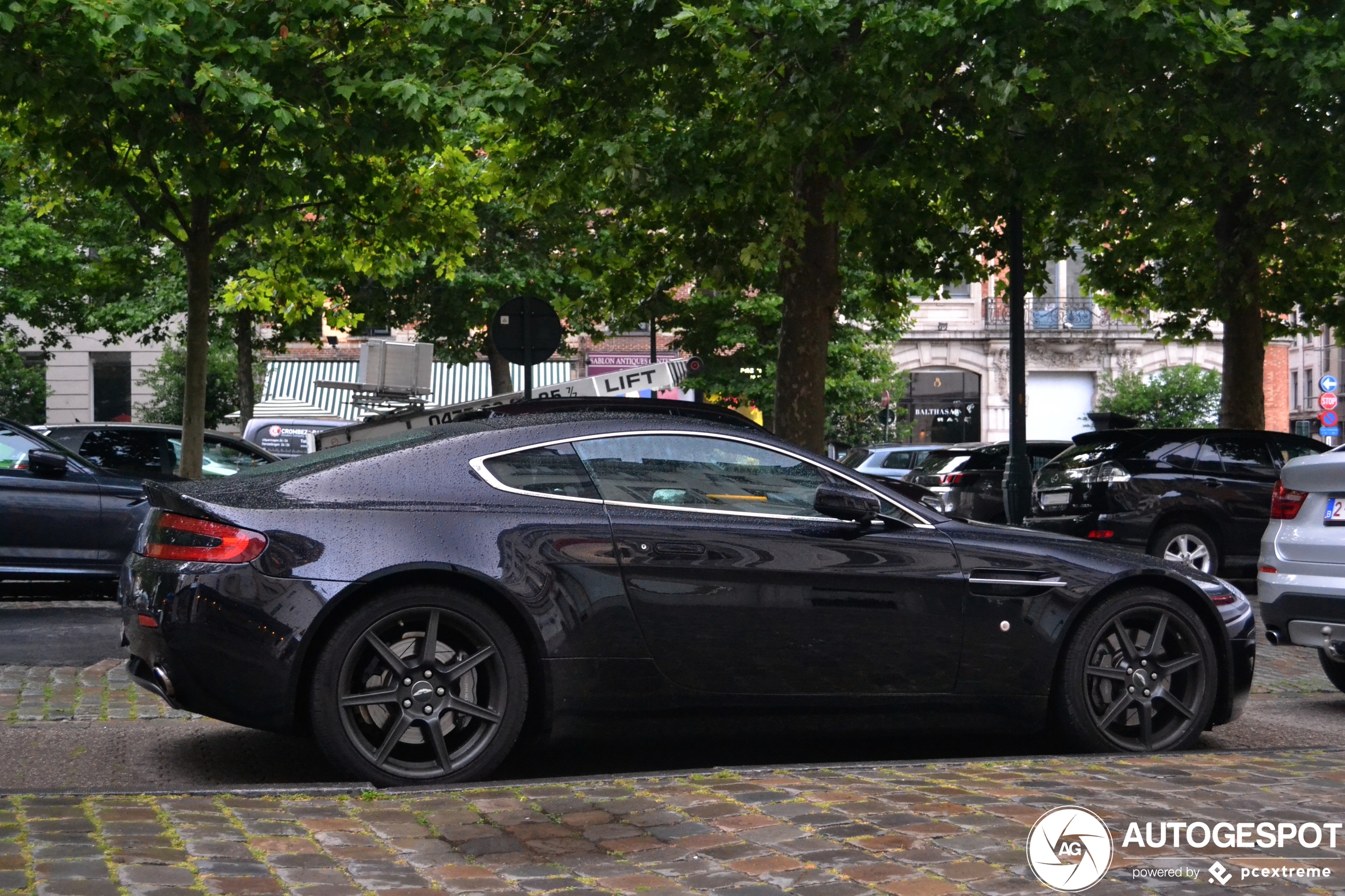 Aston Martin V8 Vantage