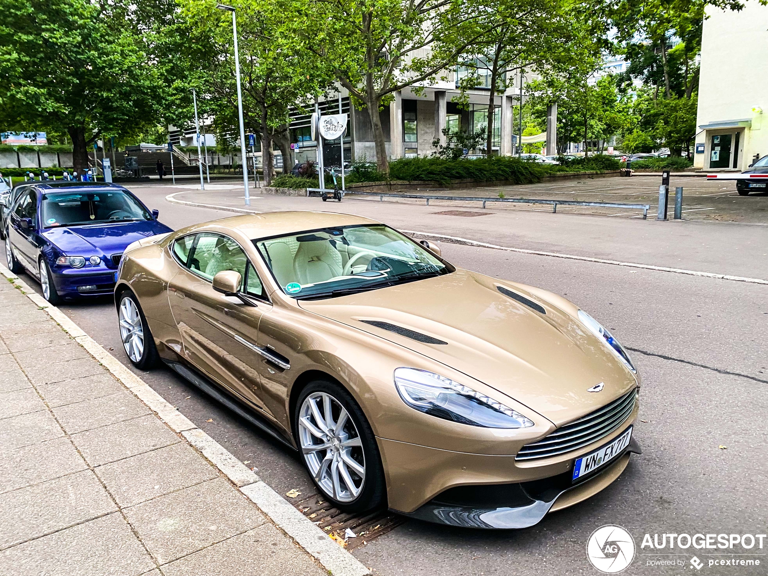 Aston Martin Vanquish 2013