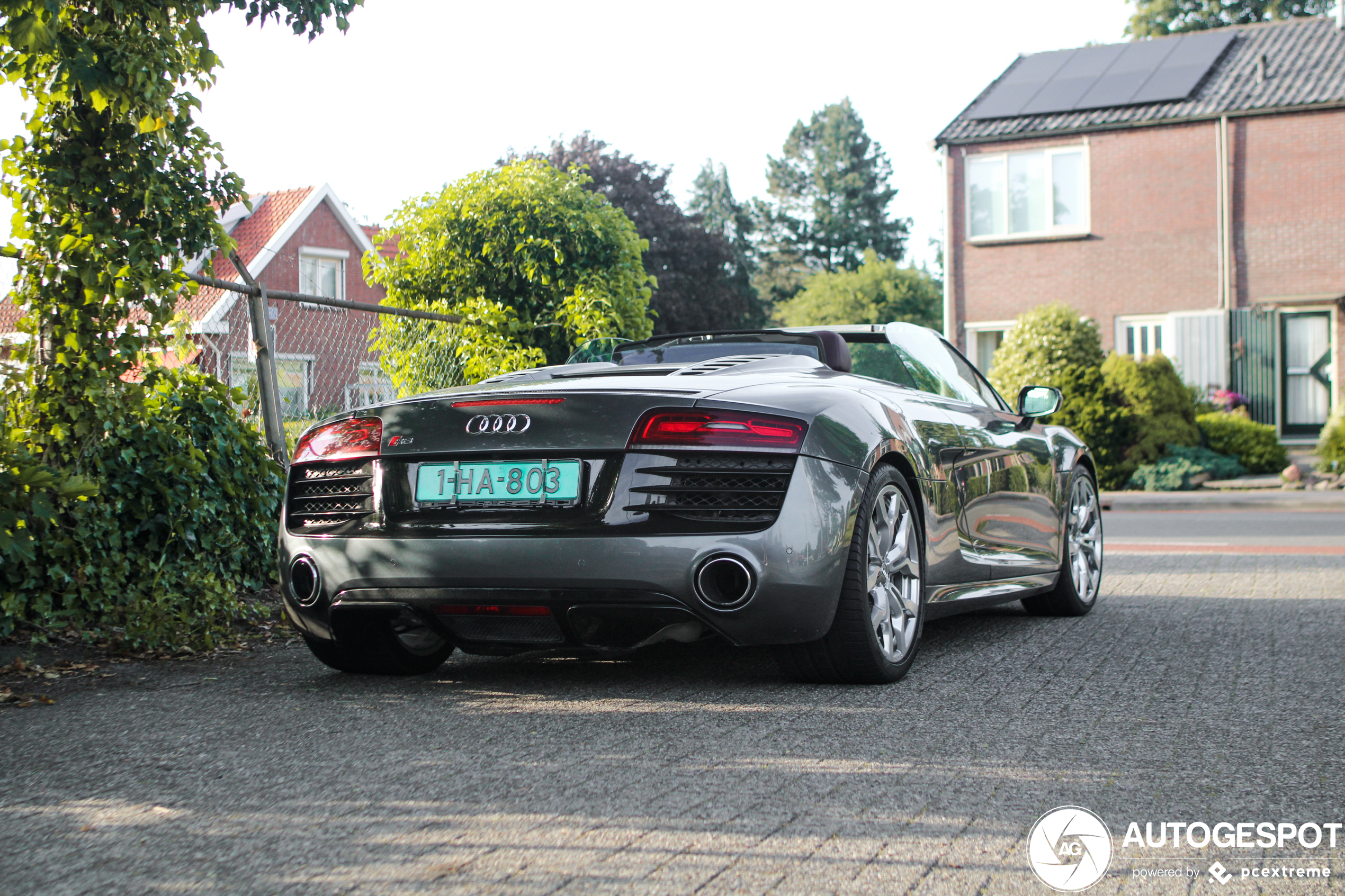 Audi R8 V10 Spyder 2013