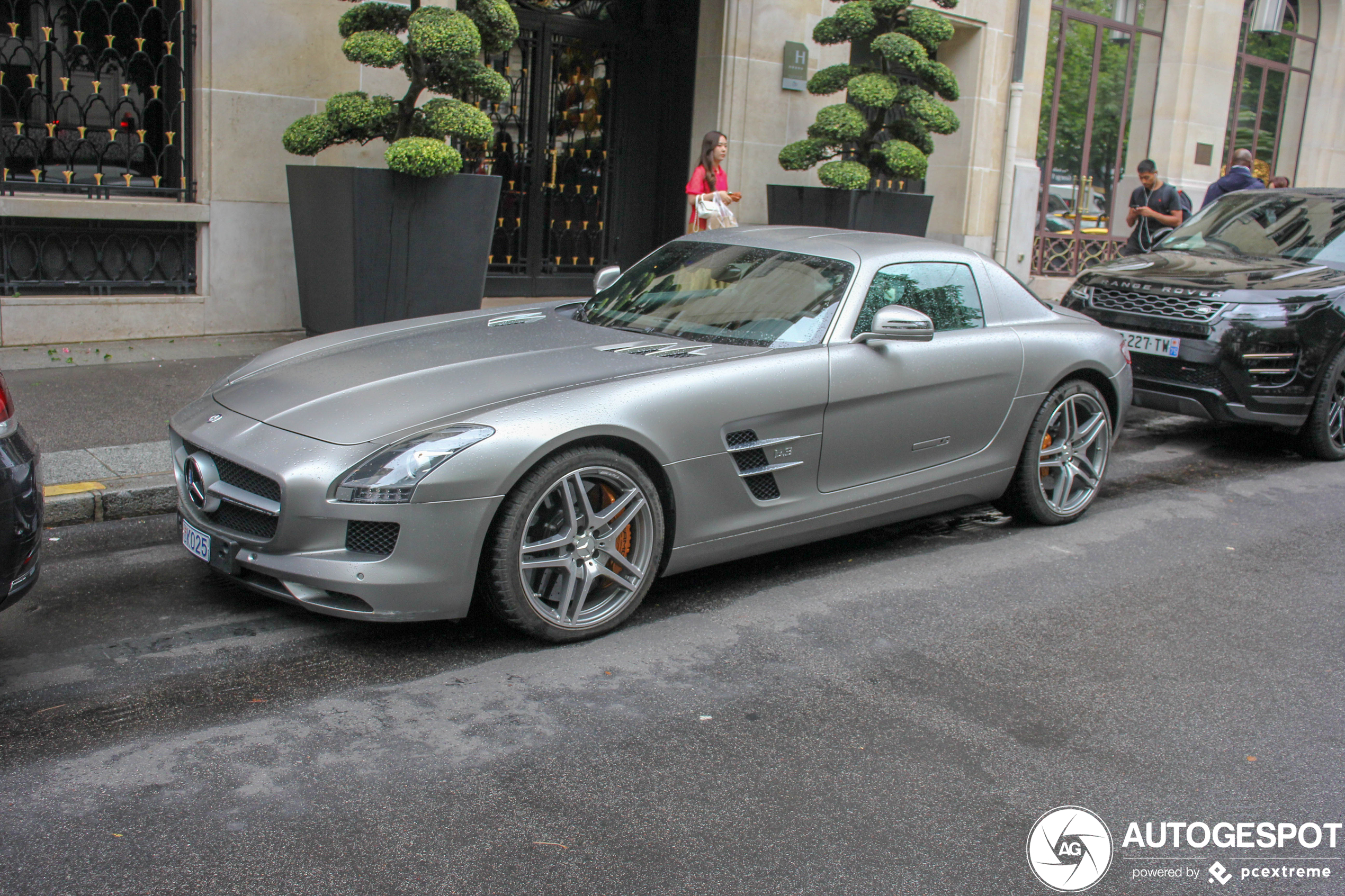 Mercedes-Benz SLS AMG