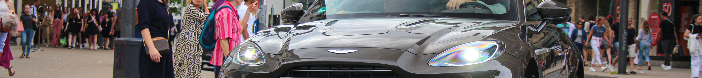 Aston Martin DBX