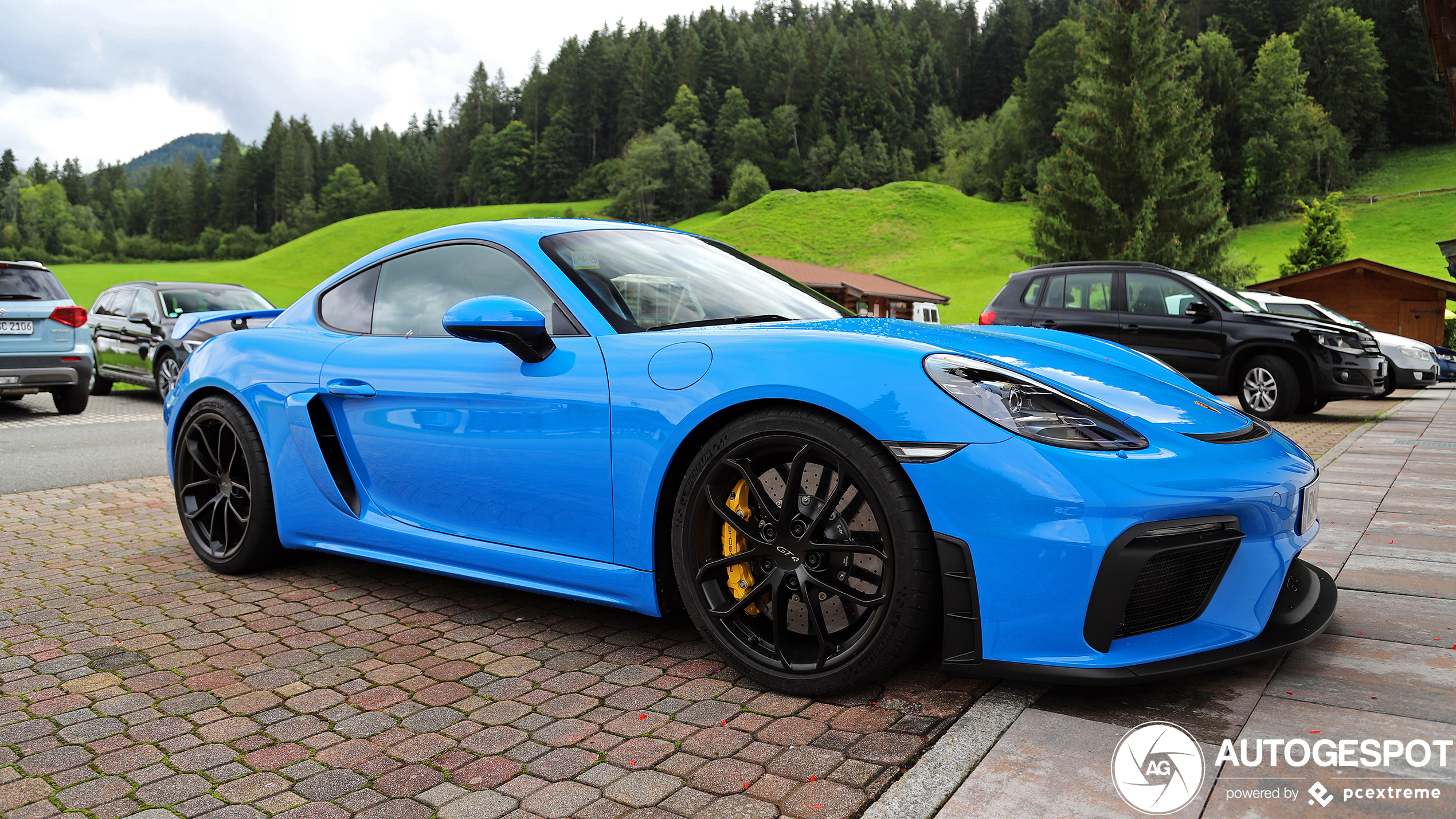 Porsche 718 Cayman GT4