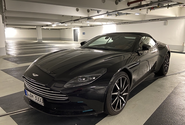 Aston Martin DB11 V8 Volante