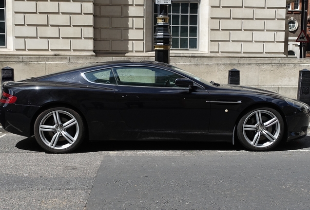 Aston Martin DB9