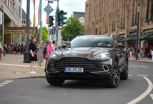 Aston Martin DBX