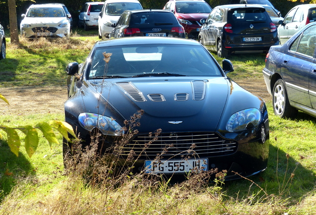 Aston Martin V12 Vantage