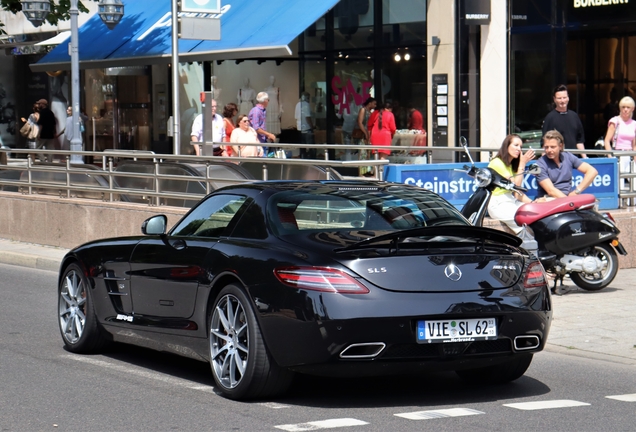 Mercedes-Benz SLS AMG