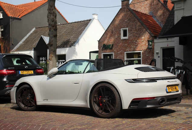 Porsche 992 Carrera 4 GTS Cabriolet