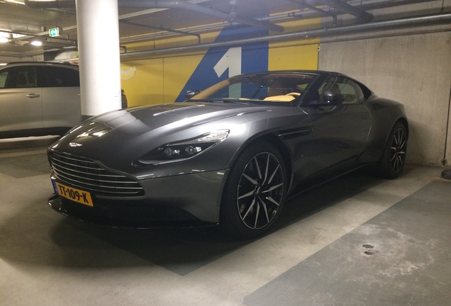 Aston Martin DB11