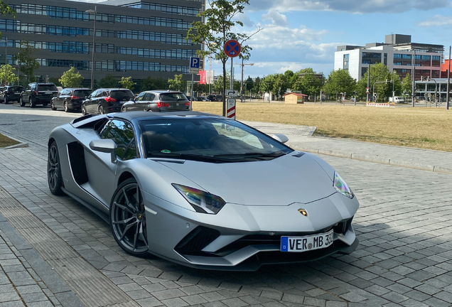 Lamborghini Aventador S LP740-4 Roadster