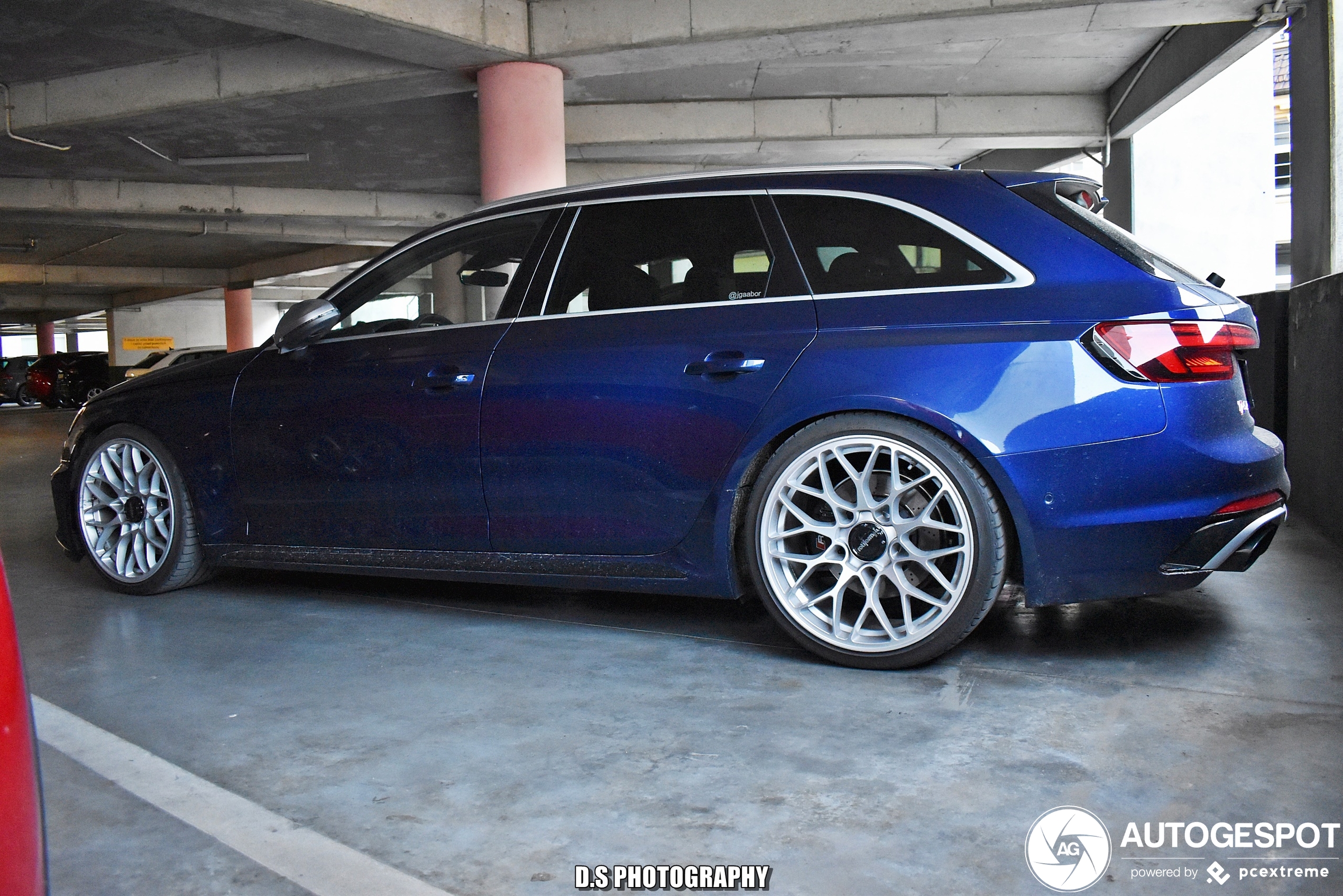 Audi RS4 Avant B9