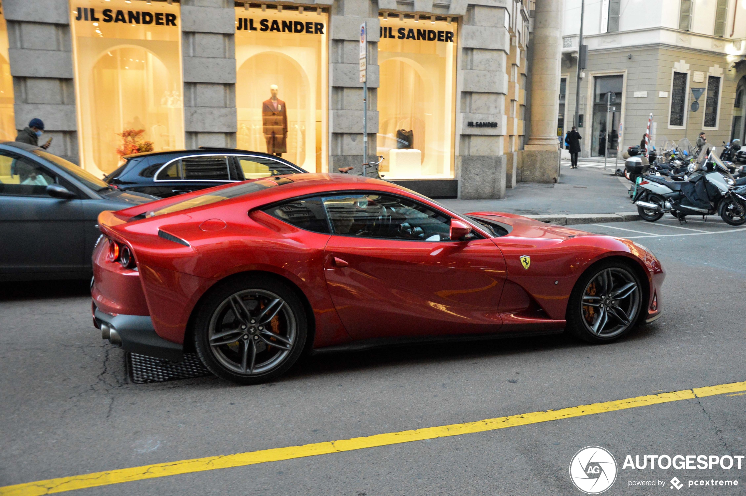 あり　ファイアレッド 2021 Ferrari 812 Red Automatic, 7+ speed Right Hand Drive in