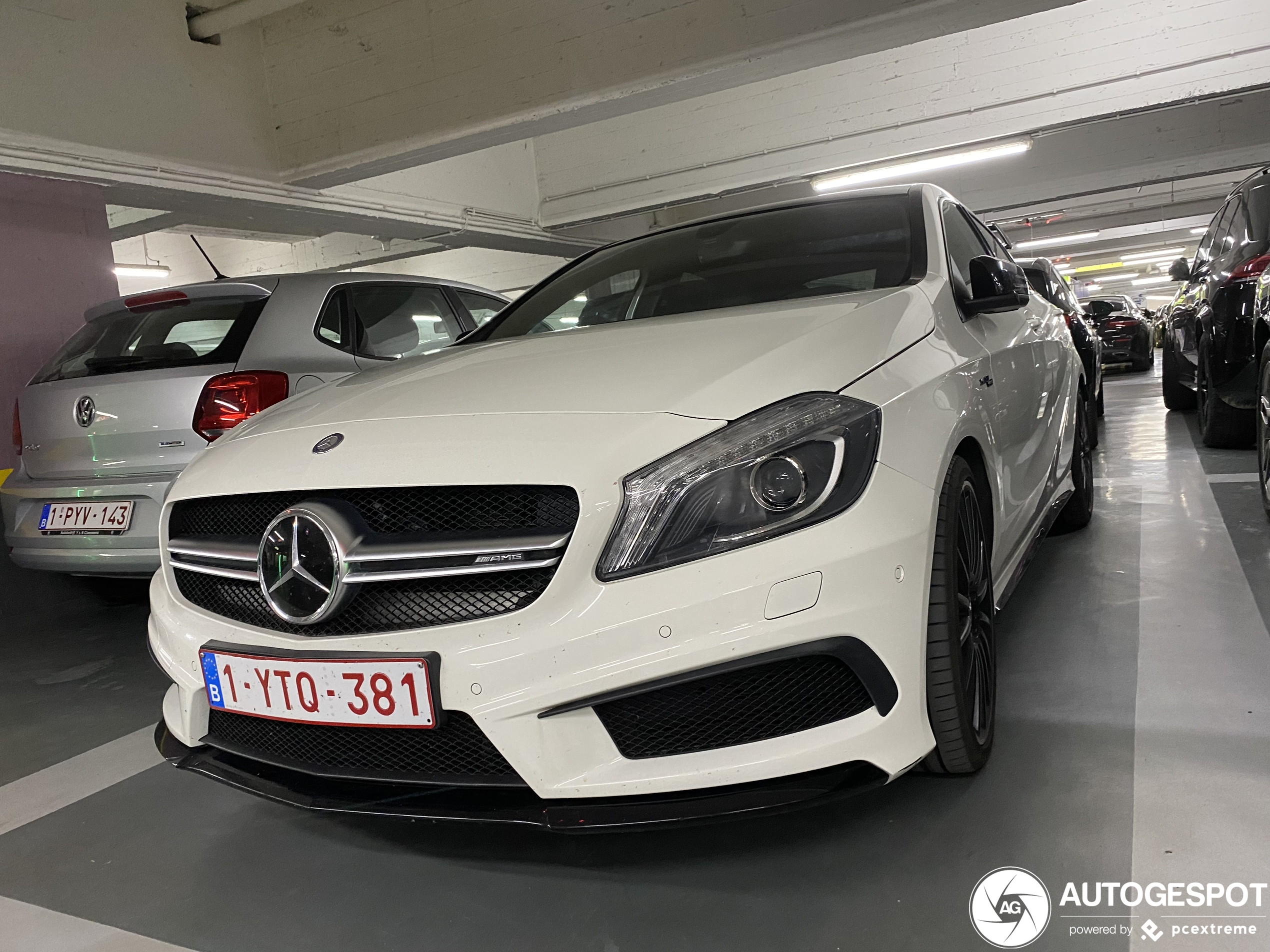 Mercedes-AMG A 45 W176 2015