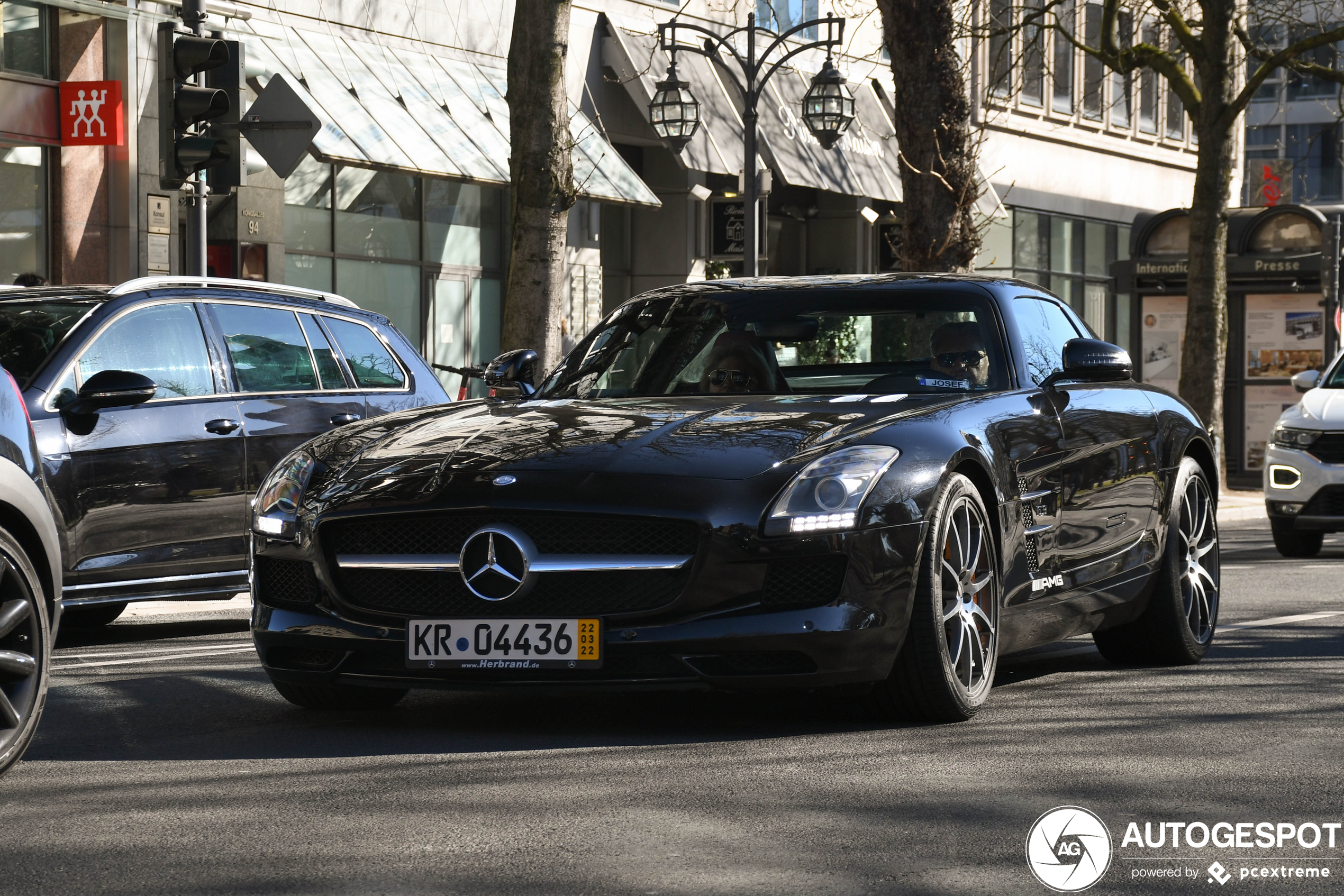 Mercedes-Benz SLS AMG