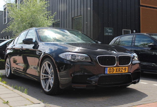 BMW M5 F10 2011