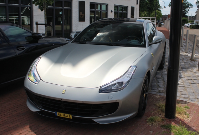 Ferrari GTC4Lusso