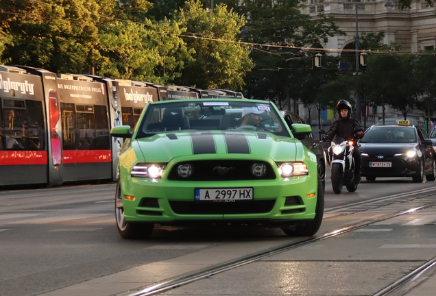 Ford Mustang GT Convertible 2013