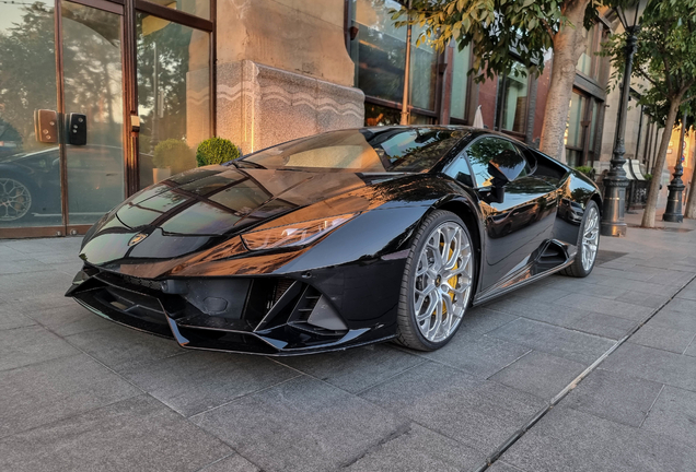 Lamborghini Huracán LP640-4 EVO