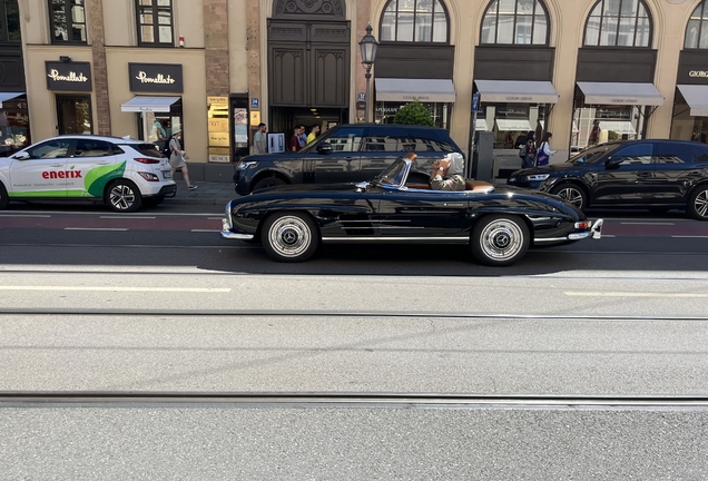 Mercedes-Benz 300SL Roadster