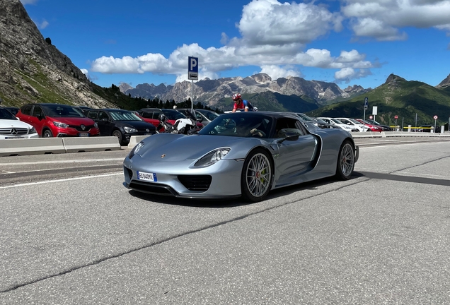 Porsche 918 Spyder Weissach Package