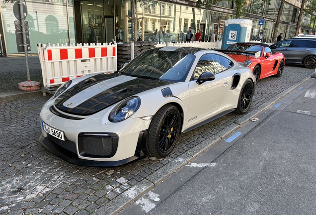 Porsche 991 GT2 RS Weissach Package