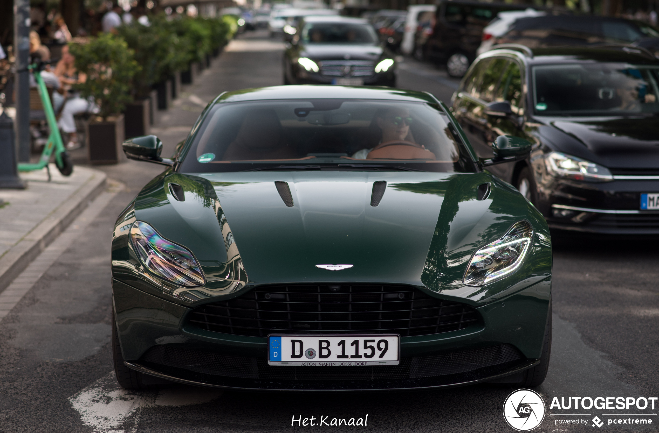 Aston Martin DB11