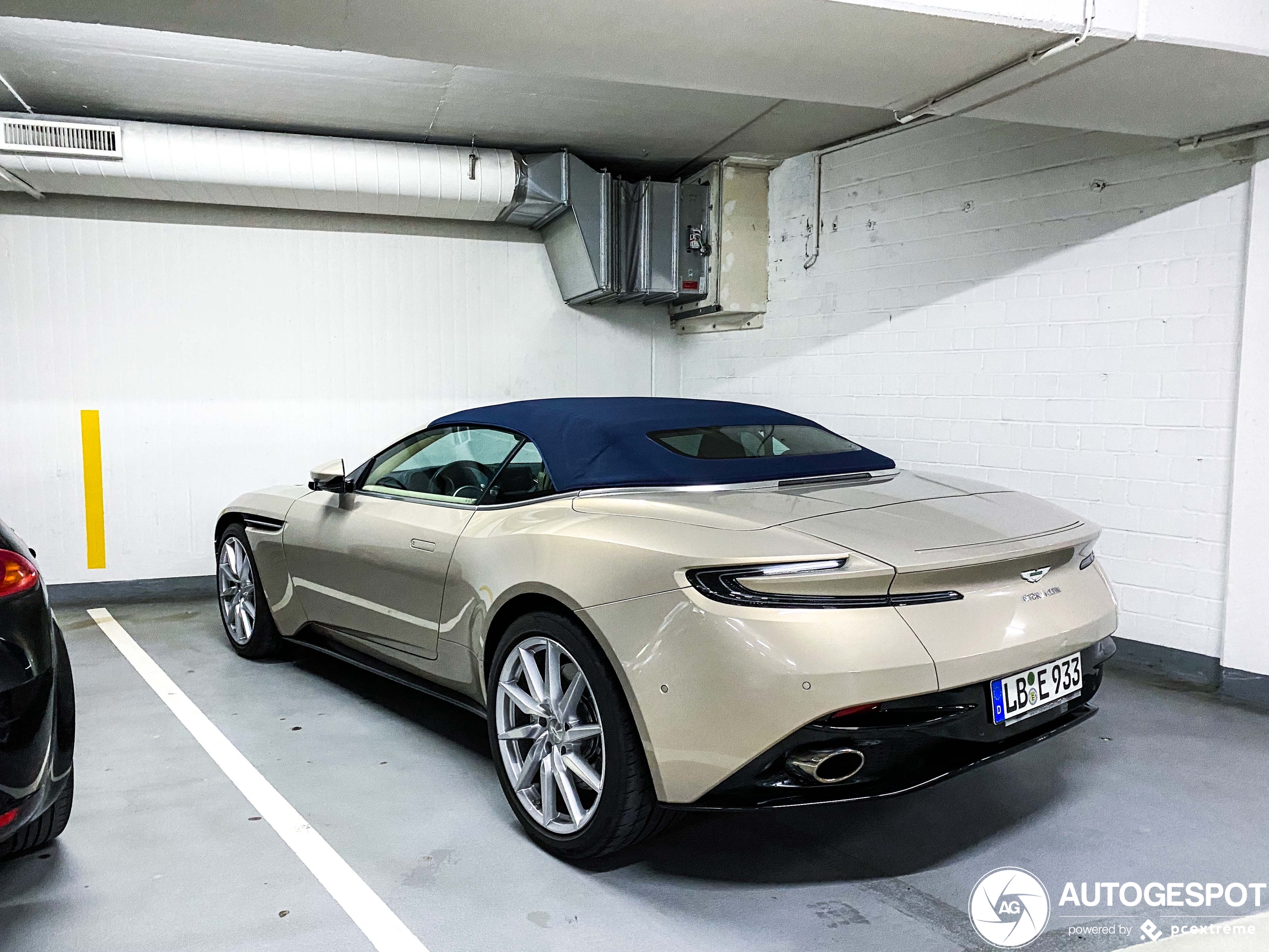 Aston Martin DB11 V8 Volante