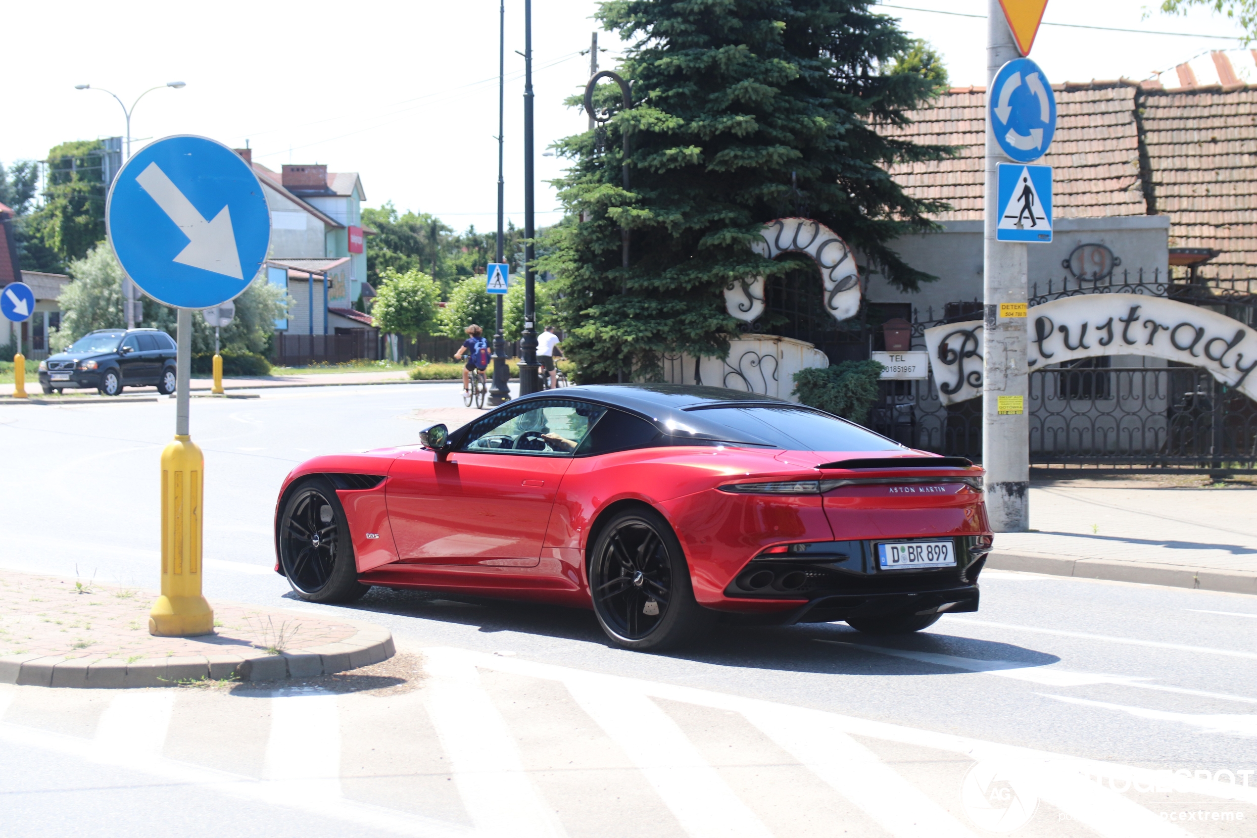 Aston Martin DBS Superleggera