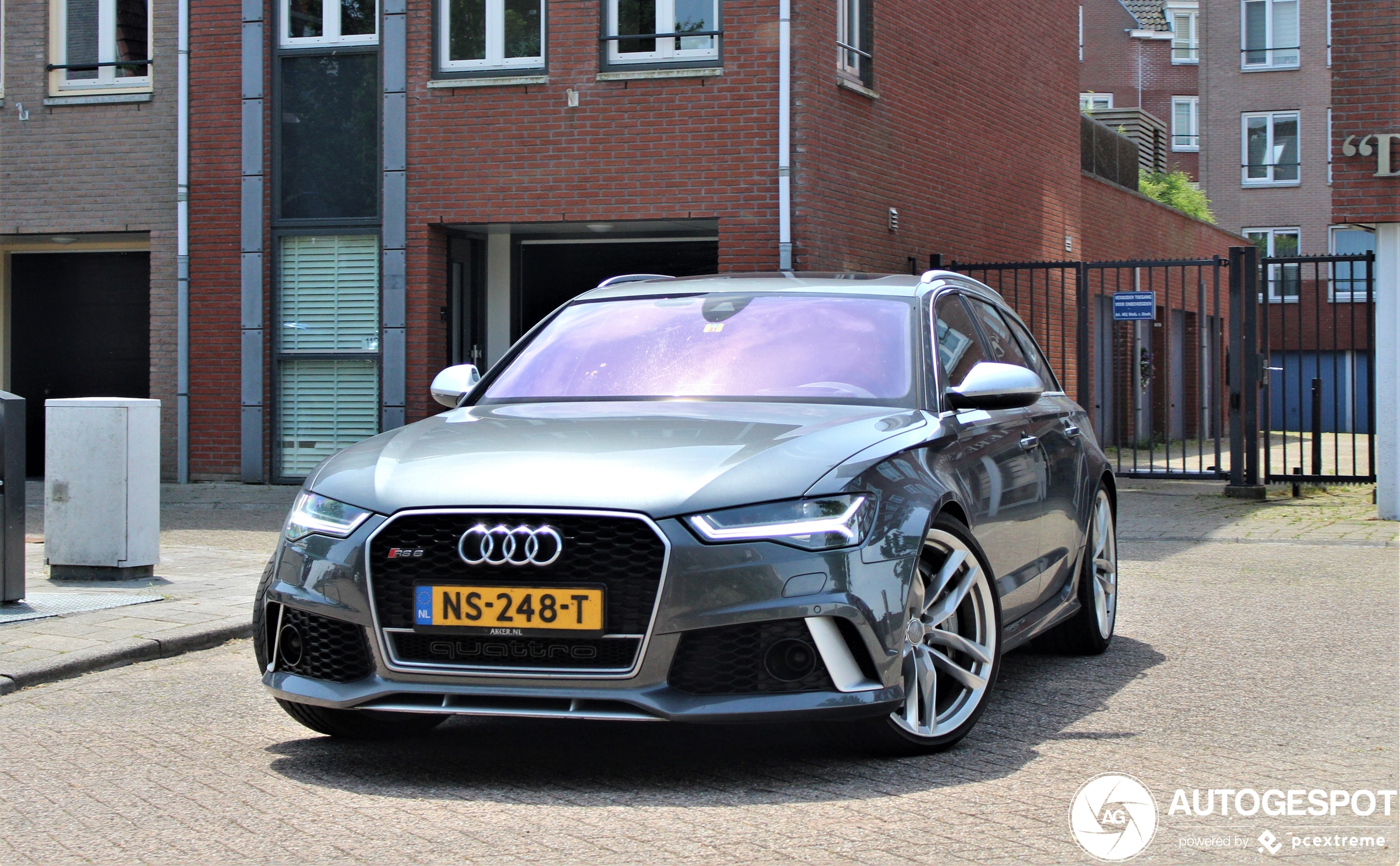 Audi RS6 Avant C7 2015