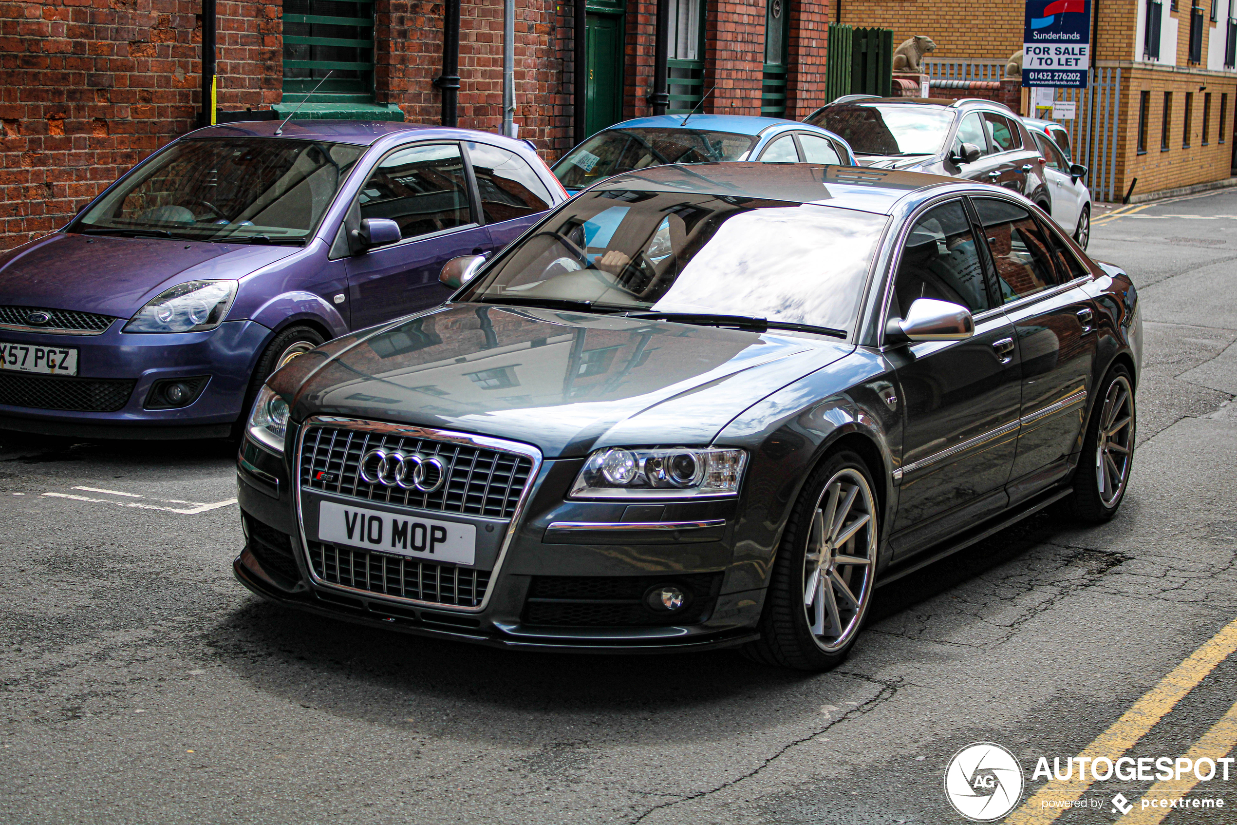 Audi S8 D3