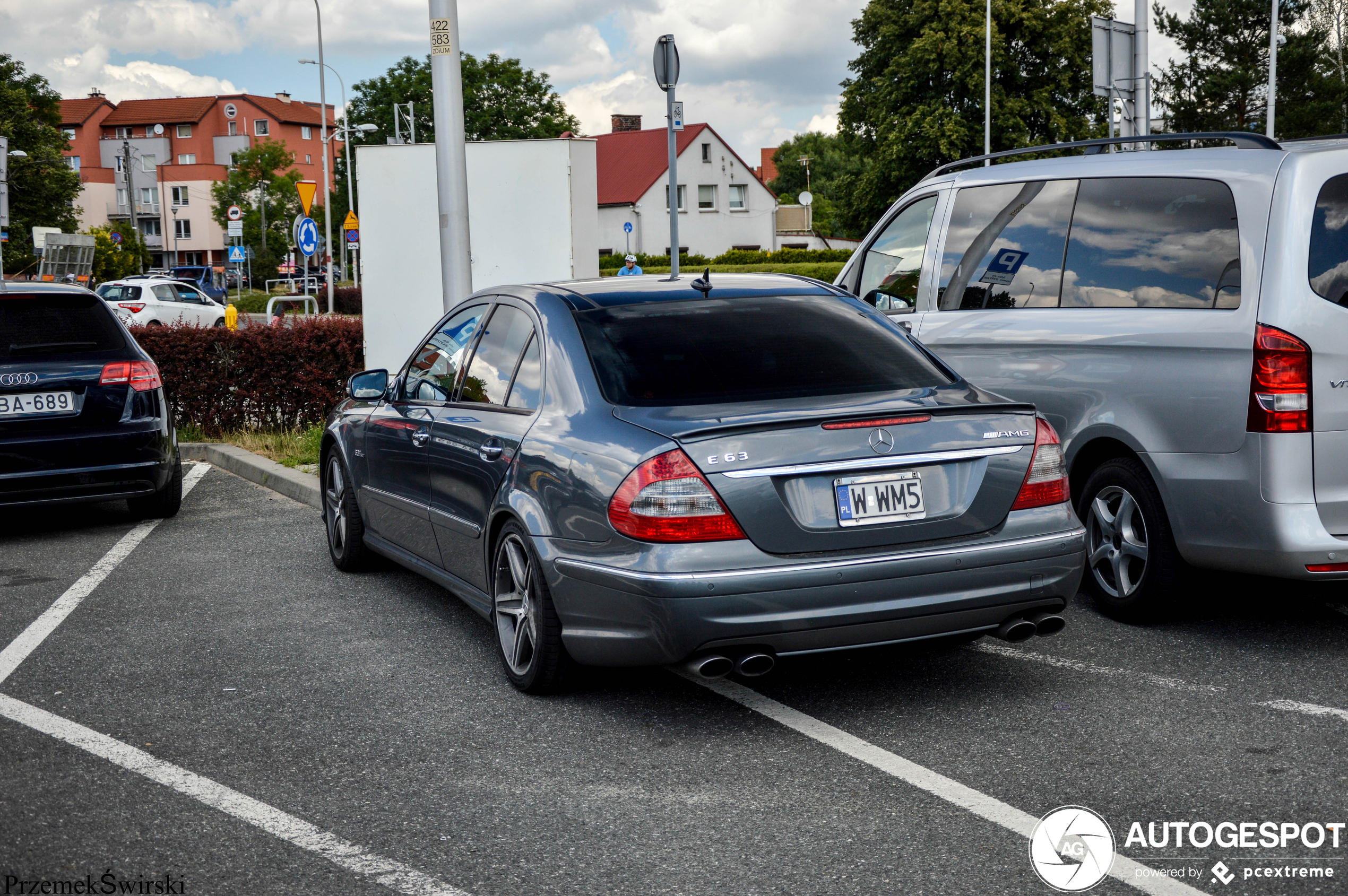 Mercedes-Benz E 63 AMG