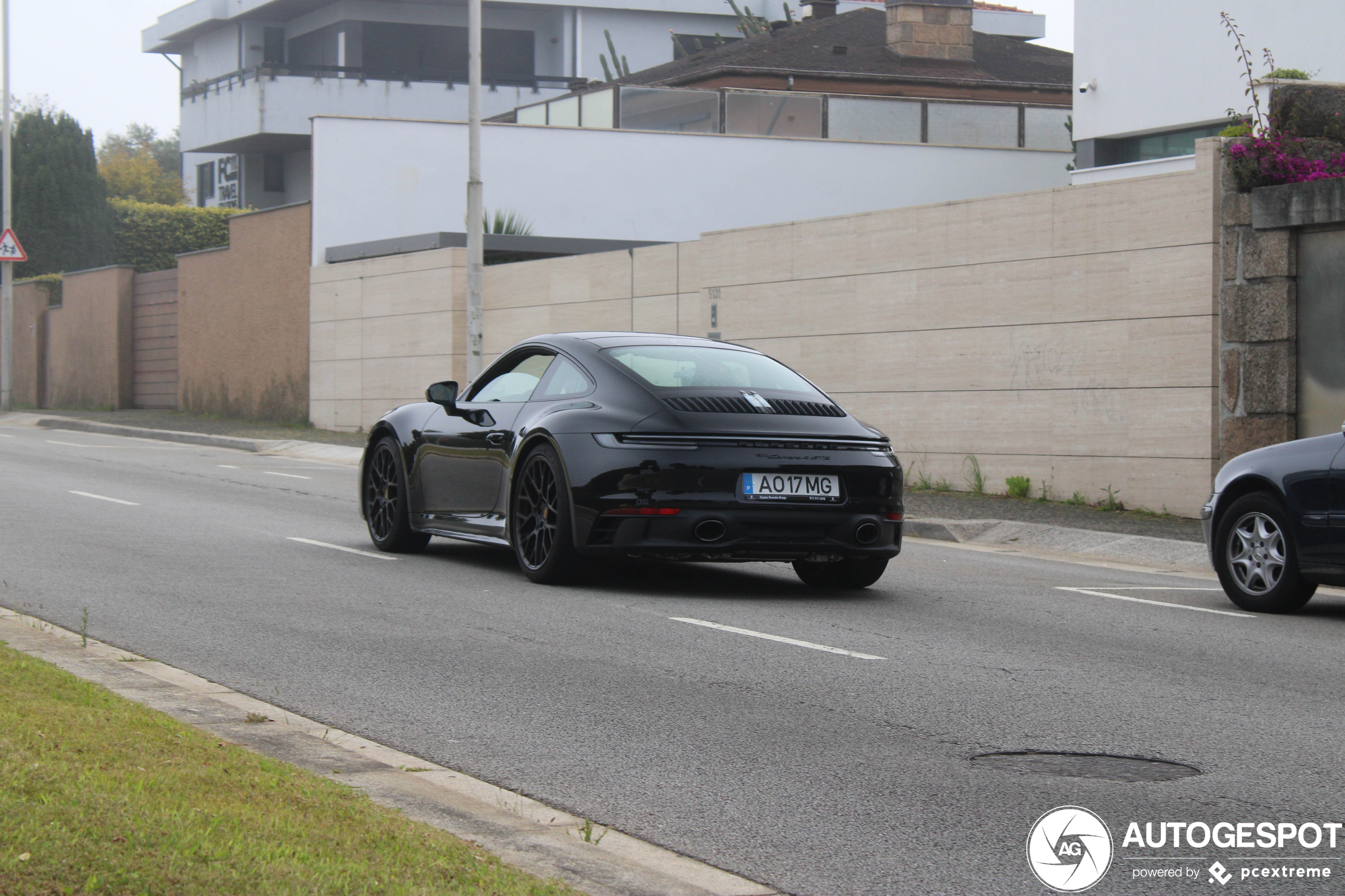 Porsche 992 Carrera 4 GTS