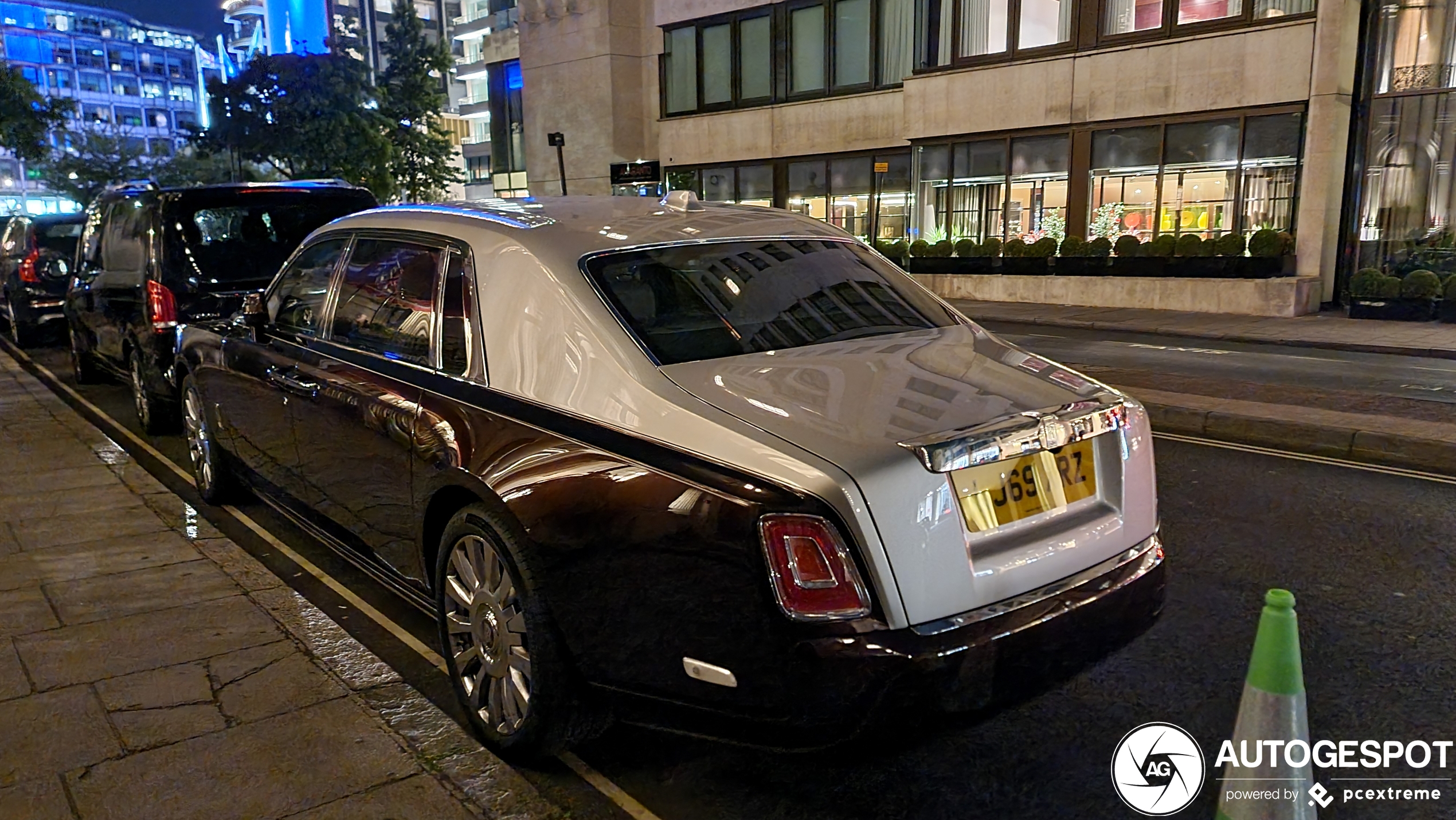 Rolls-Royce Phantom VIII EWB