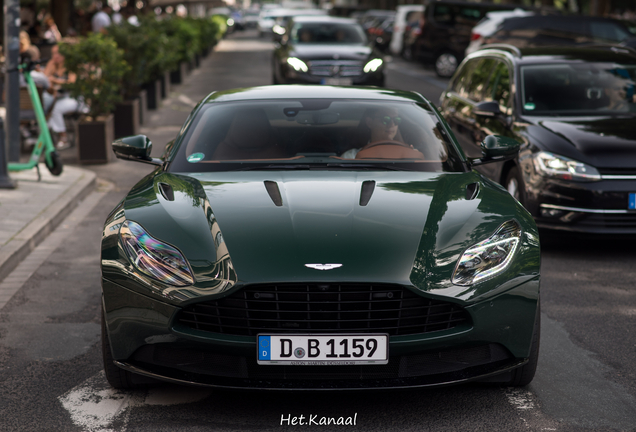 Aston Martin DB11