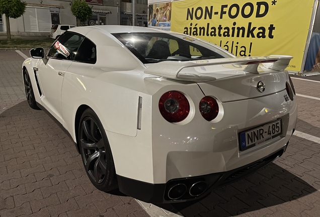 Nissan GT-R