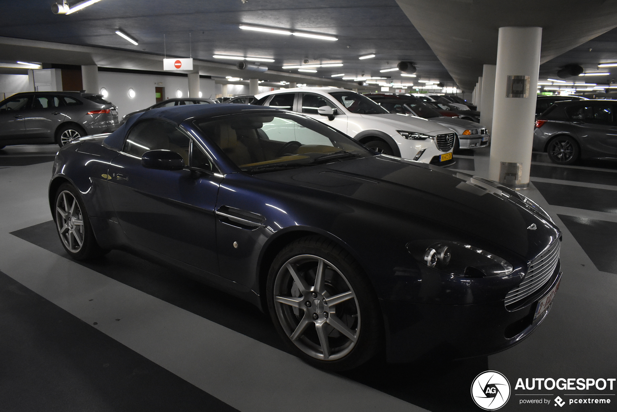 Aston Martin V8 Vantage Roadster